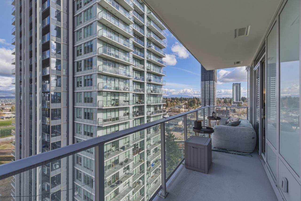 1604 10448 UNIVERSITY DRIVE, Surrey