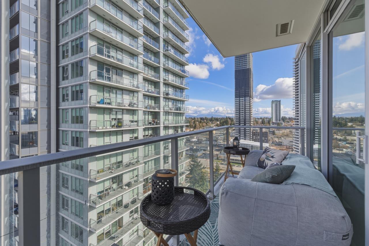 1604 10448 UNIVERSITY DRIVE, Surrey