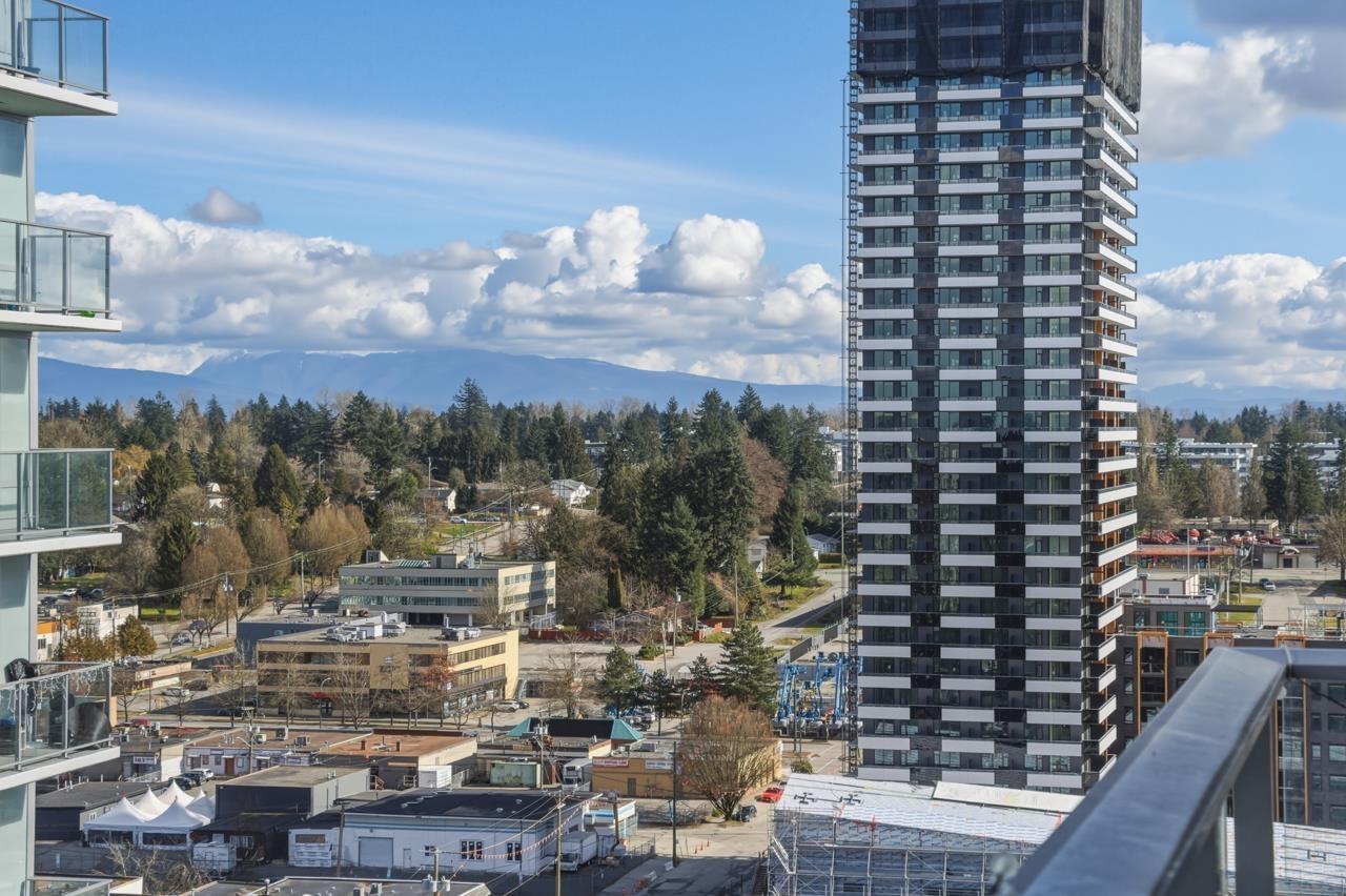 1604 10448 UNIVERSITY DRIVE, Surrey