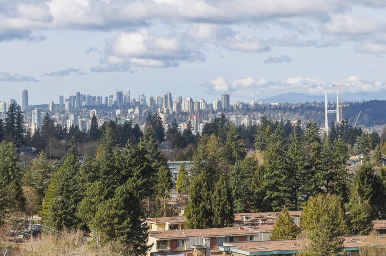 1604 10448 UNIVERSITY DRIVE, Surrey