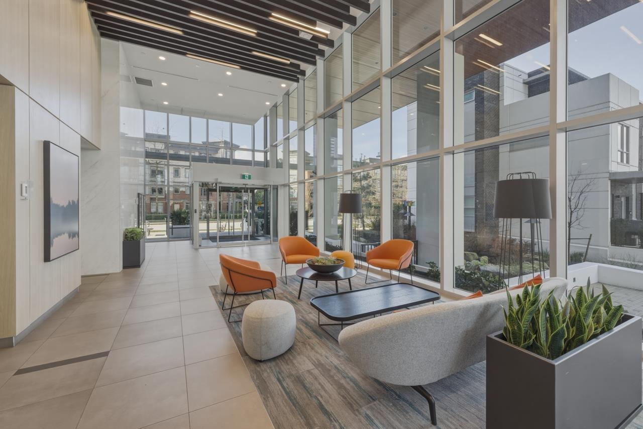 1604 10448 UNIVERSITY DRIVE, Surrey