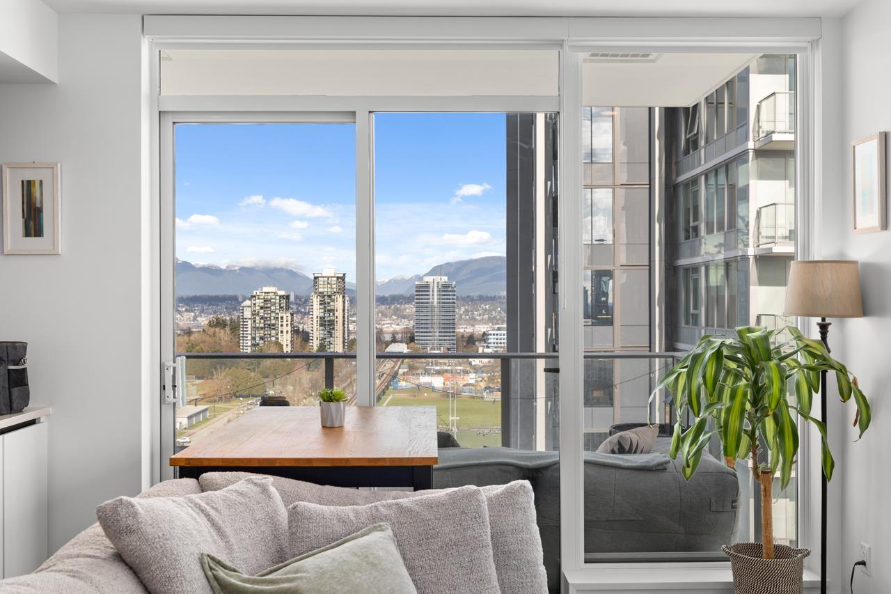 1604 10448 UNIVERSITY DRIVE, Surrey