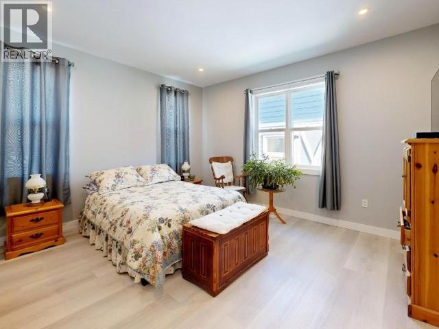 4374 QUEBEC AVE, Powell River