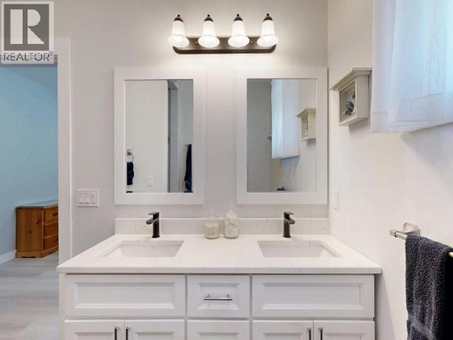 4374 QUEBEC AVE, Powell River