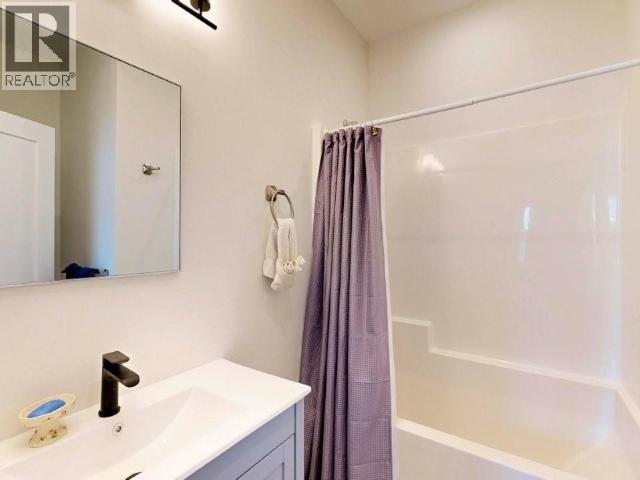 4374 QUEBEC AVE, Powell River