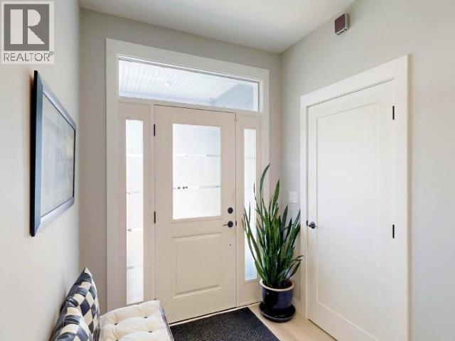 4374 QUEBEC AVE - 4