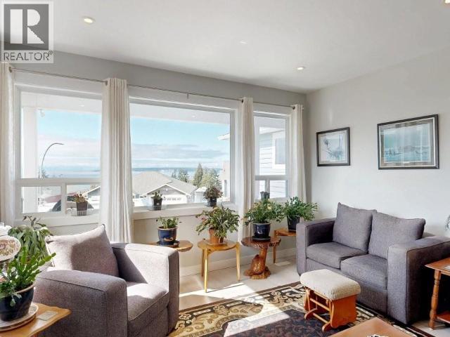 4374 QUEBEC AVE, Powell River