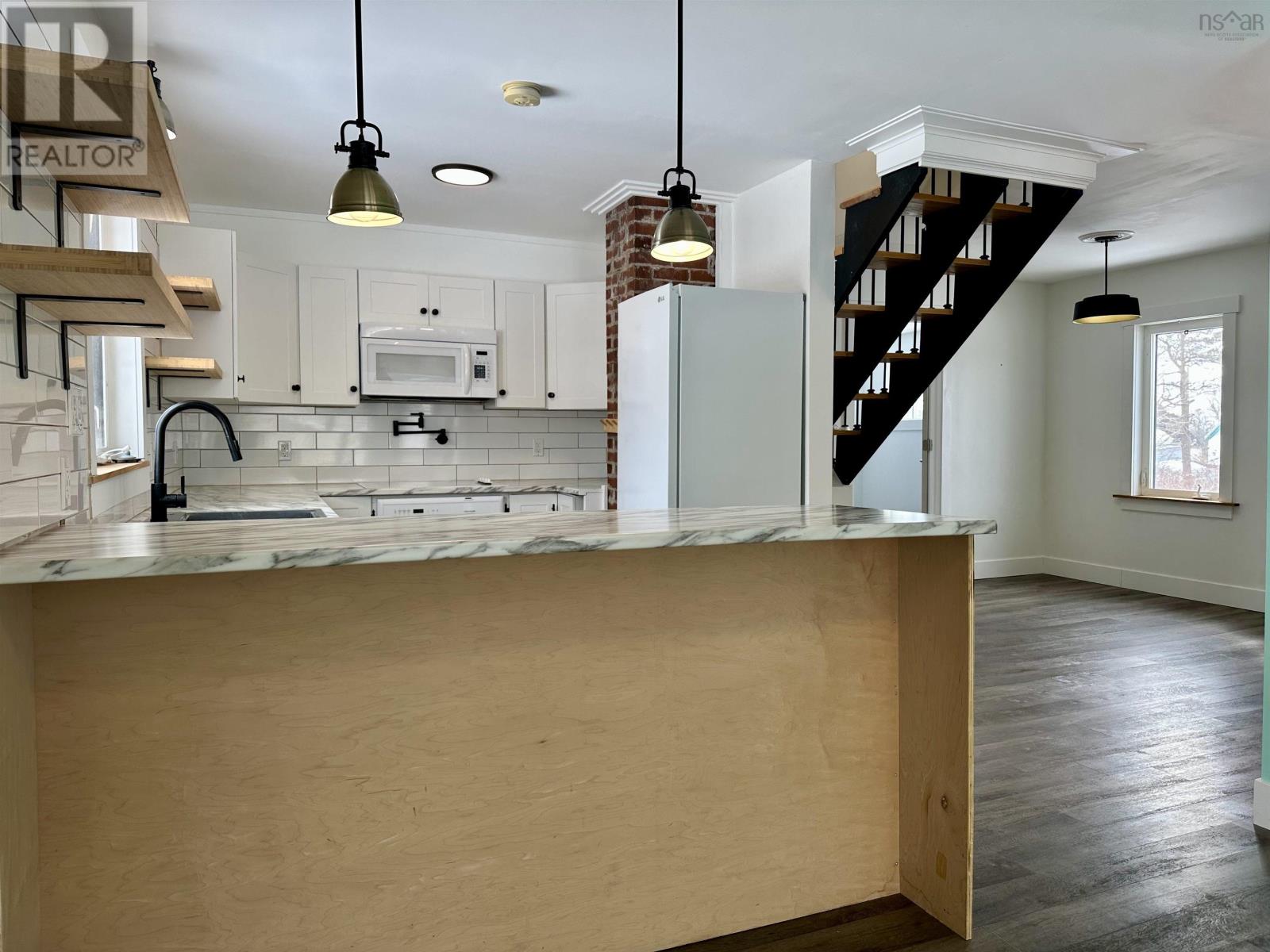 Property 12 of 44 of 11 James Street