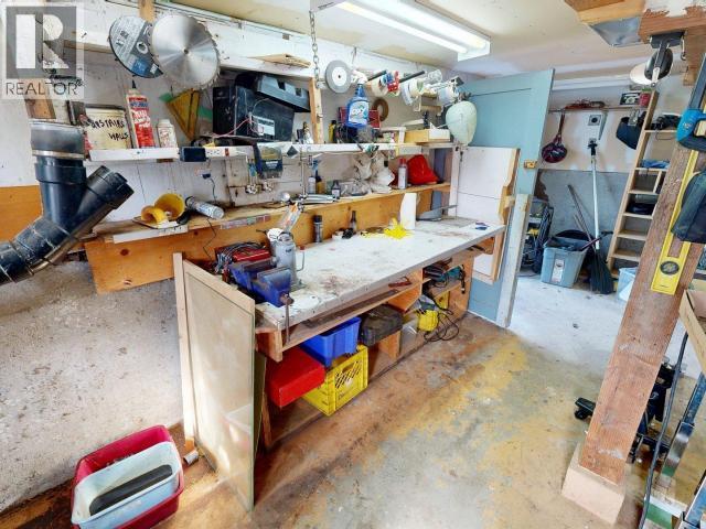 4291 JOYCE AVE, Powell River