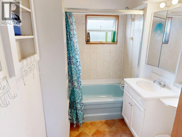 4291 JOYCE AVE, Powell River