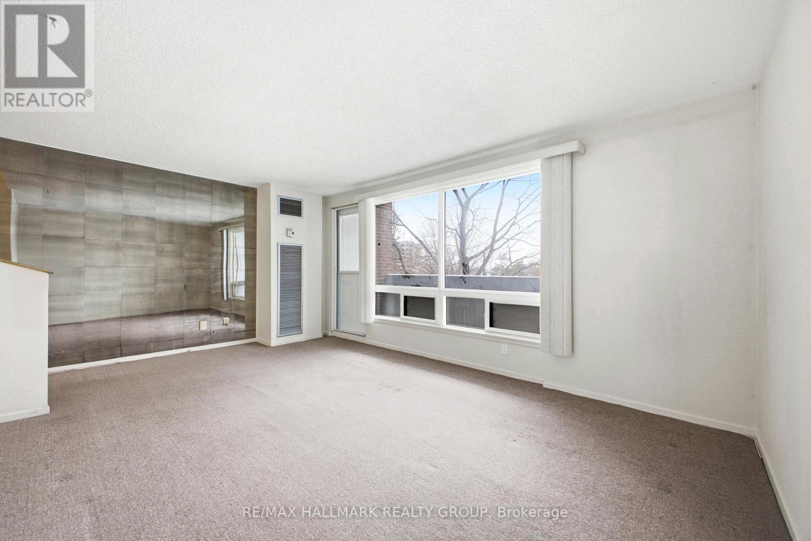 DIRECT ACCESS TO YOUR PRIVATE BALCONY