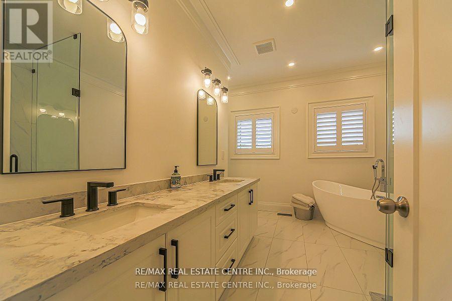 Single Family House for Sale in  HAWTHORN CRESCENT Brampton (Westgate) 