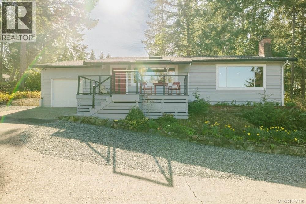 10851 Deep Cove Rd, North Saanich