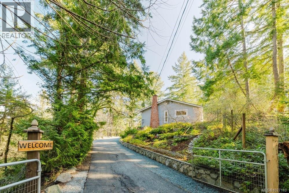10851 Deep Cove Rd, North Saanich