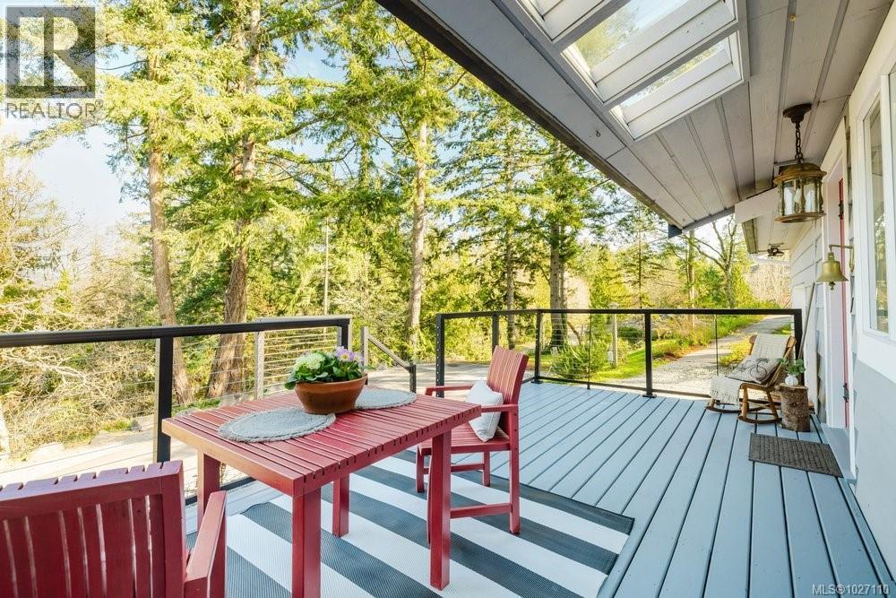 10851 Deep Cove Rd, North Saanich