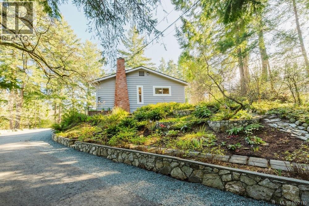 10851 Deep Cove Rd, North Saanich