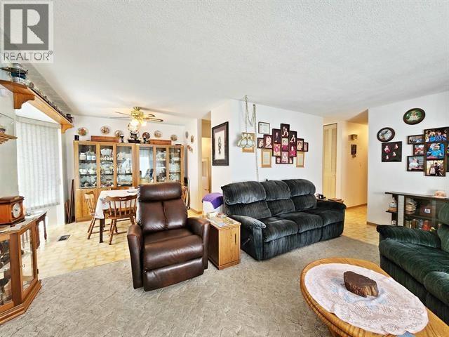 571 PERRY STREET, Quesnel