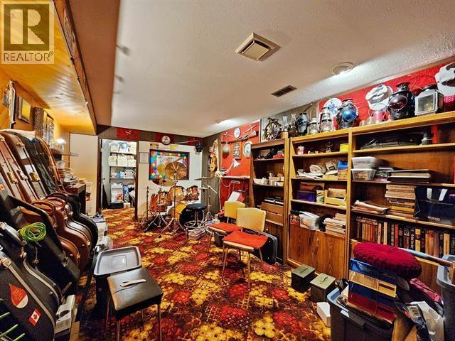 571 PERRY STREET, Quesnel