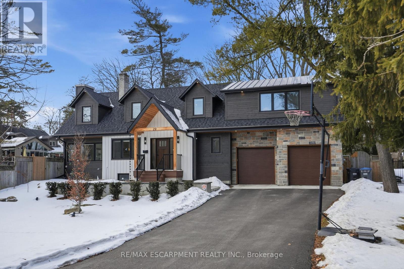 29 PINEWOOD TRAIL,Mississauga (Mineola),,