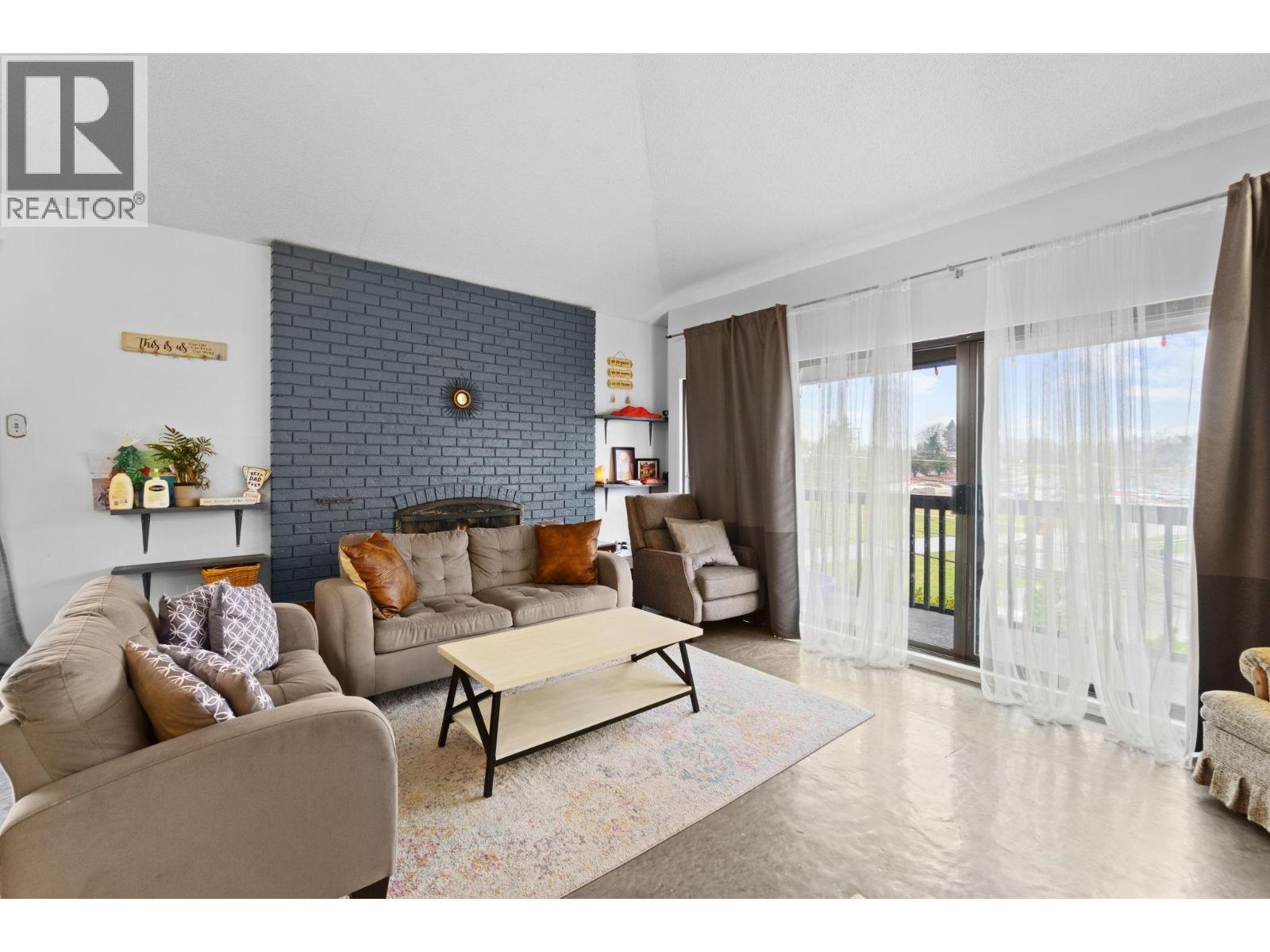 304 720 EIGHTH AVENUE AVENUE, New Westminster