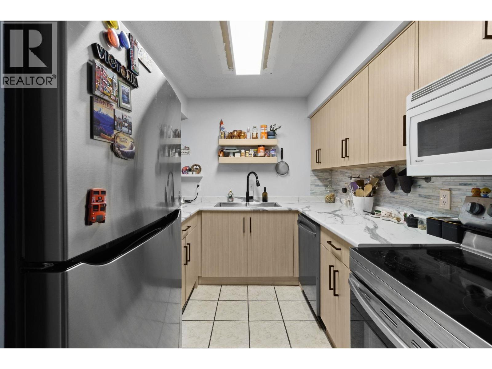 304 720 EIGHTH AVENUE AVENUE, New Westminster