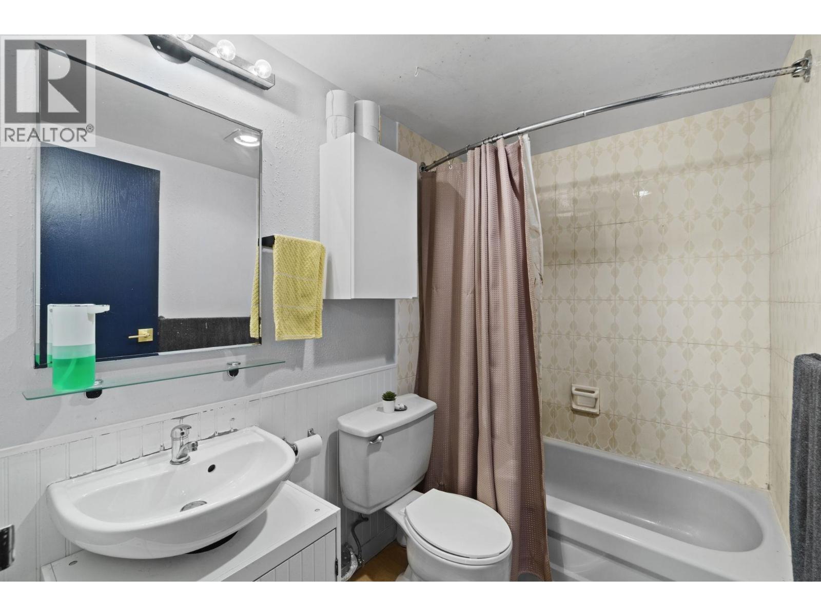 304 720 EIGHTH AVENUE AVENUE, New Westminster