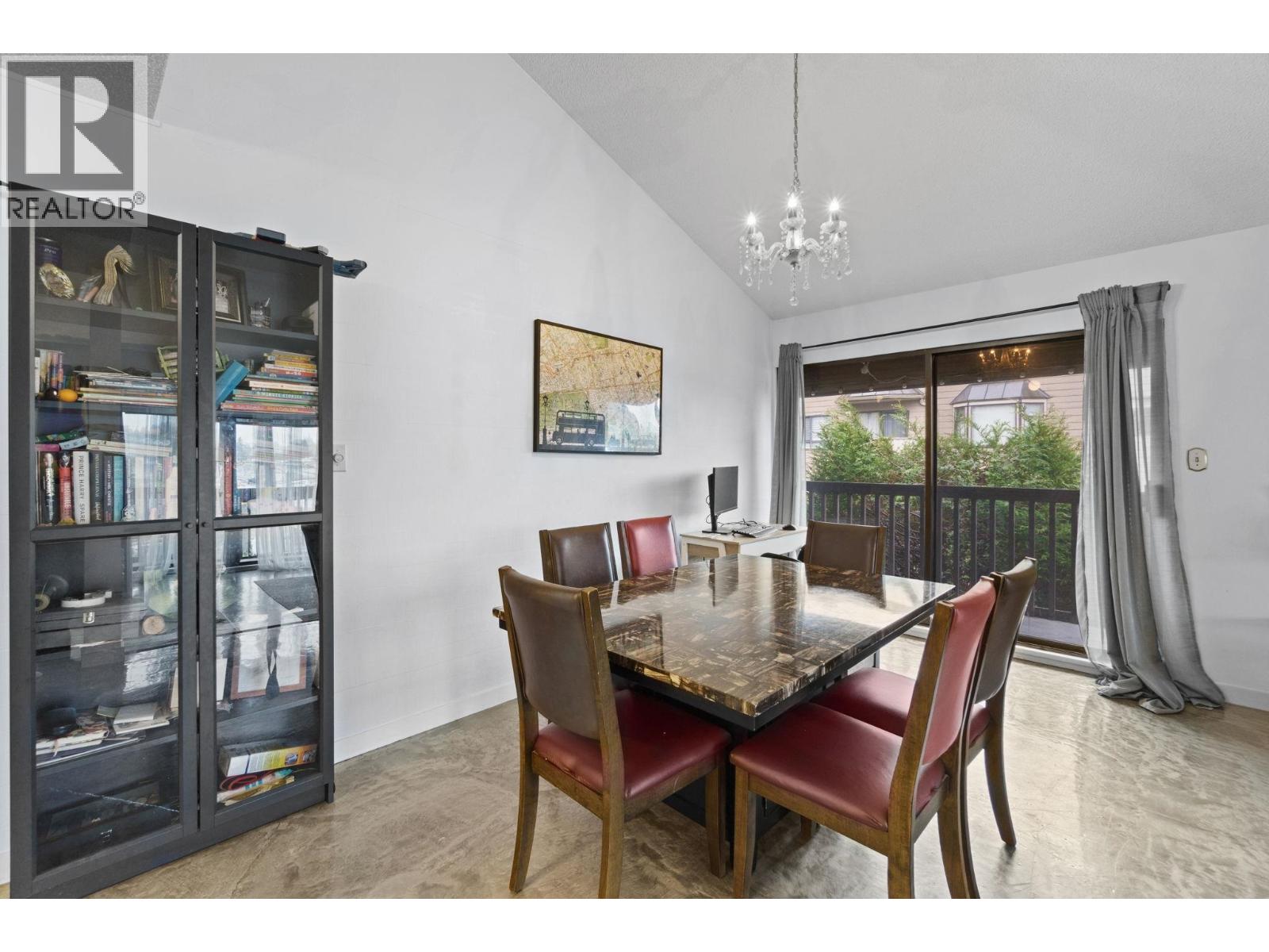 304 720 EIGHTH AVENUE AVENUE, New Westminster