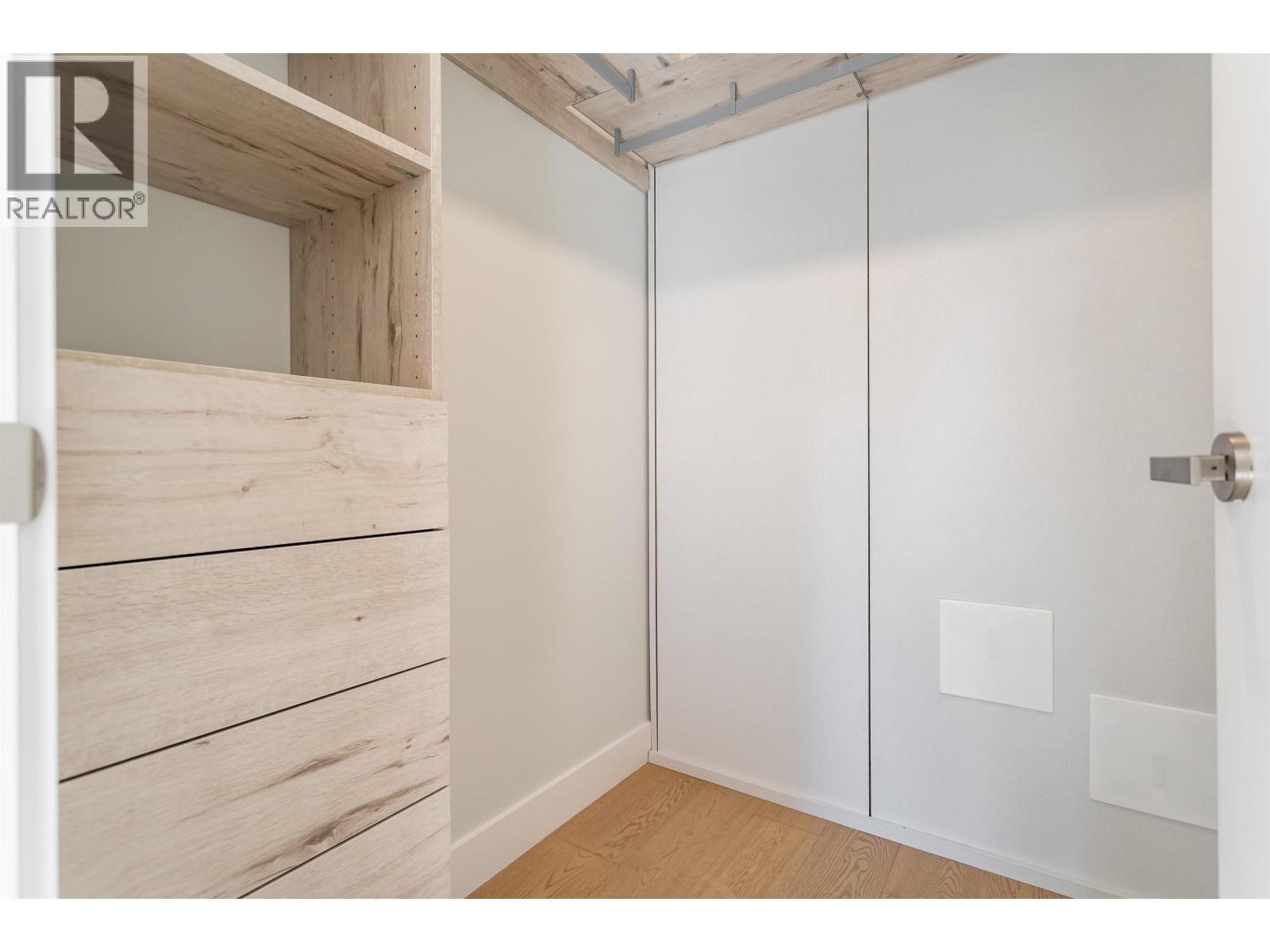 511 423 6TH STREET, West Vancouver