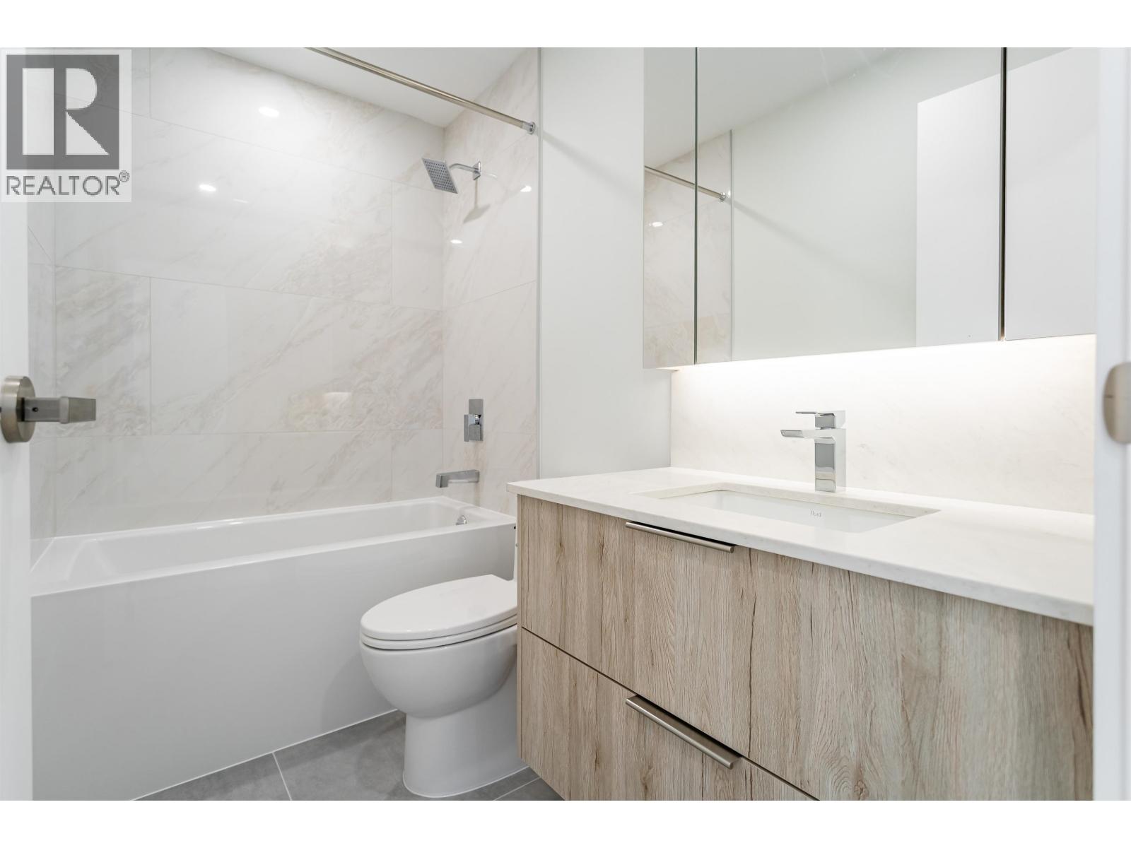 511 423 6TH STREET, West Vancouver