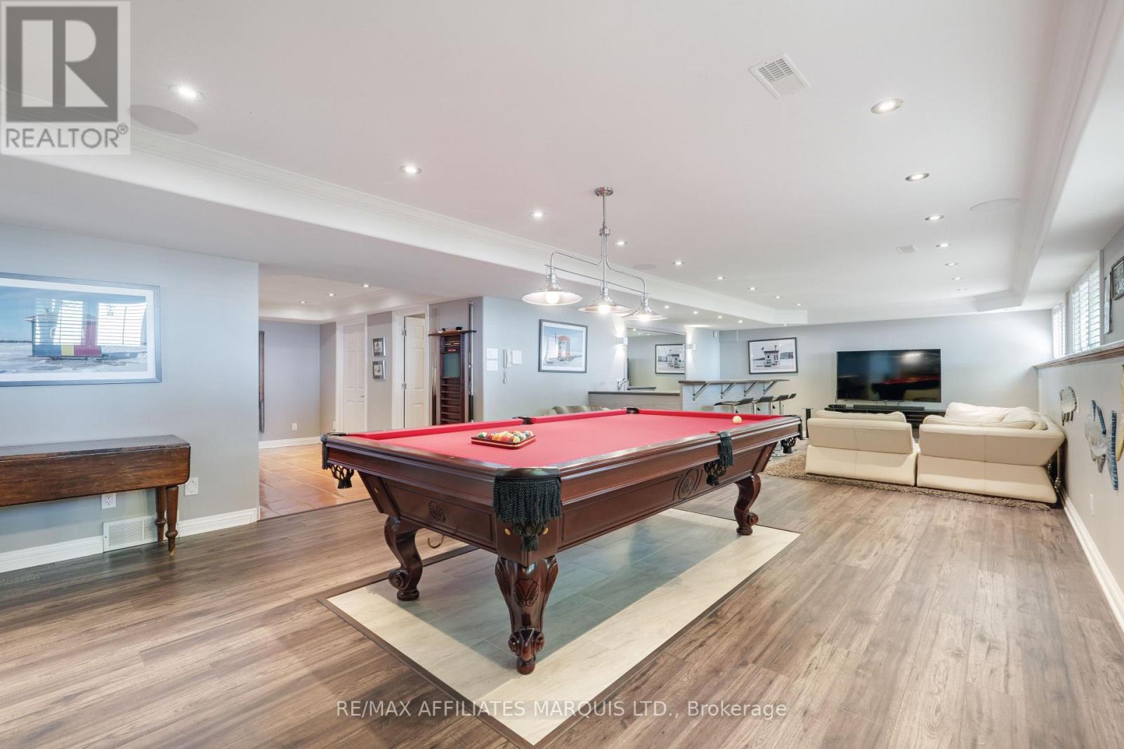 20562 OLD MONTREAL ROAD — photo 37