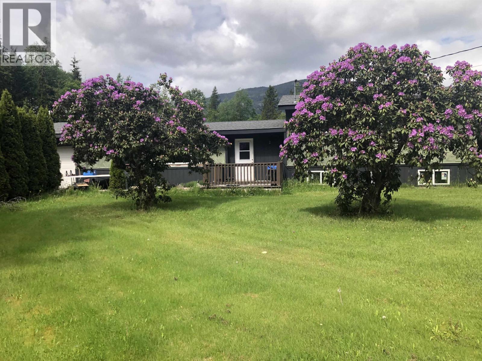 5203 GOSSEN CREEK Street, Terrace