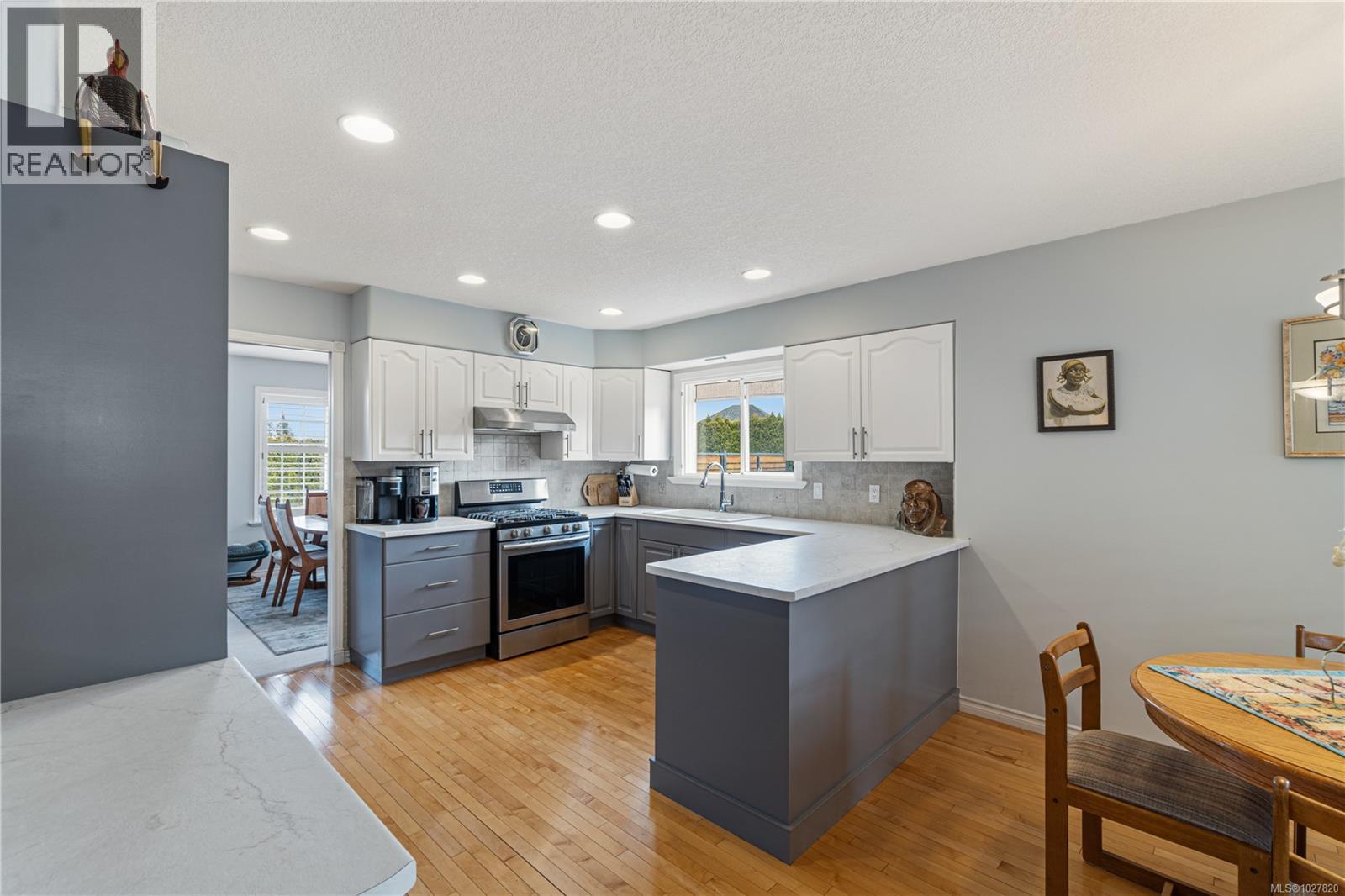 1084 Aery View Way, Parksville