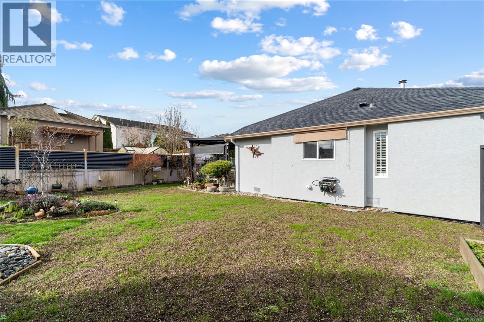 1084 Aery View Way, Parksville