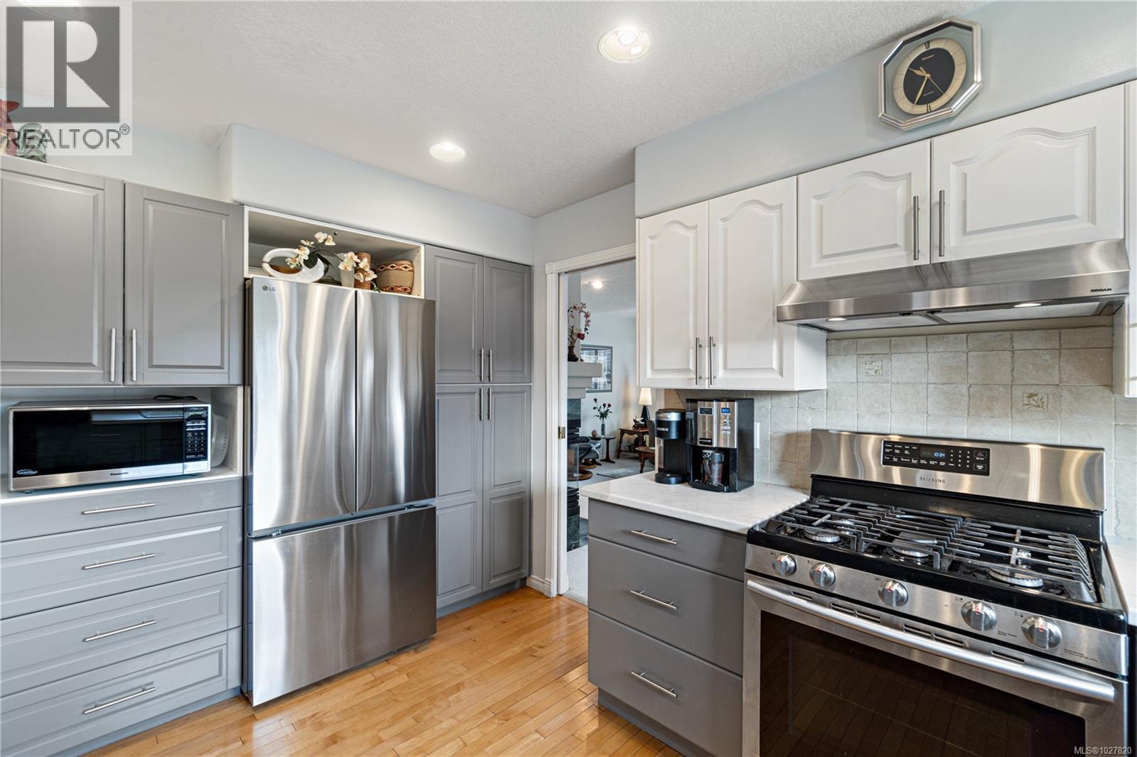 1084 Aery View Way, Parksville