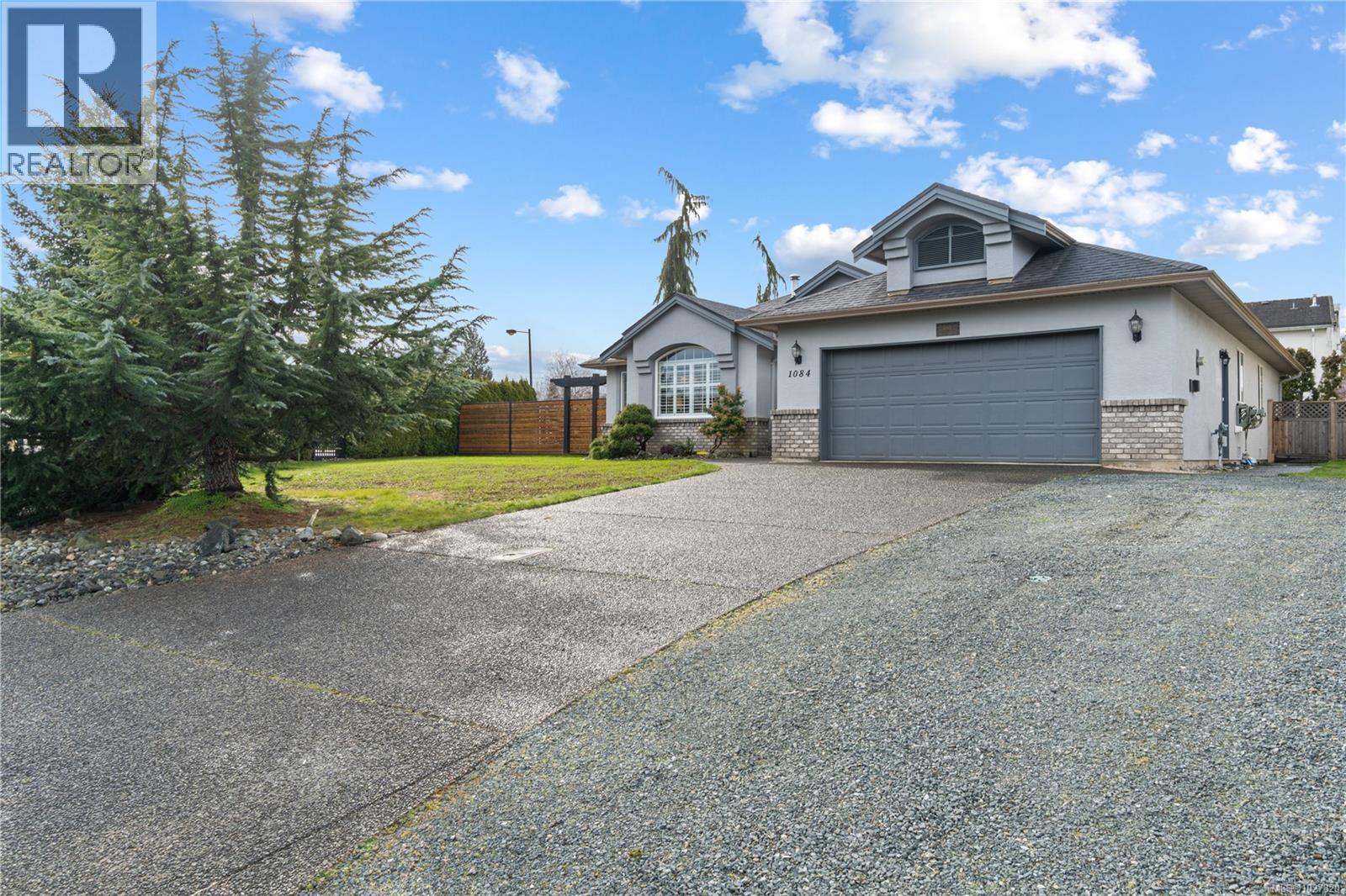 1084 Aery View Way, Parksville