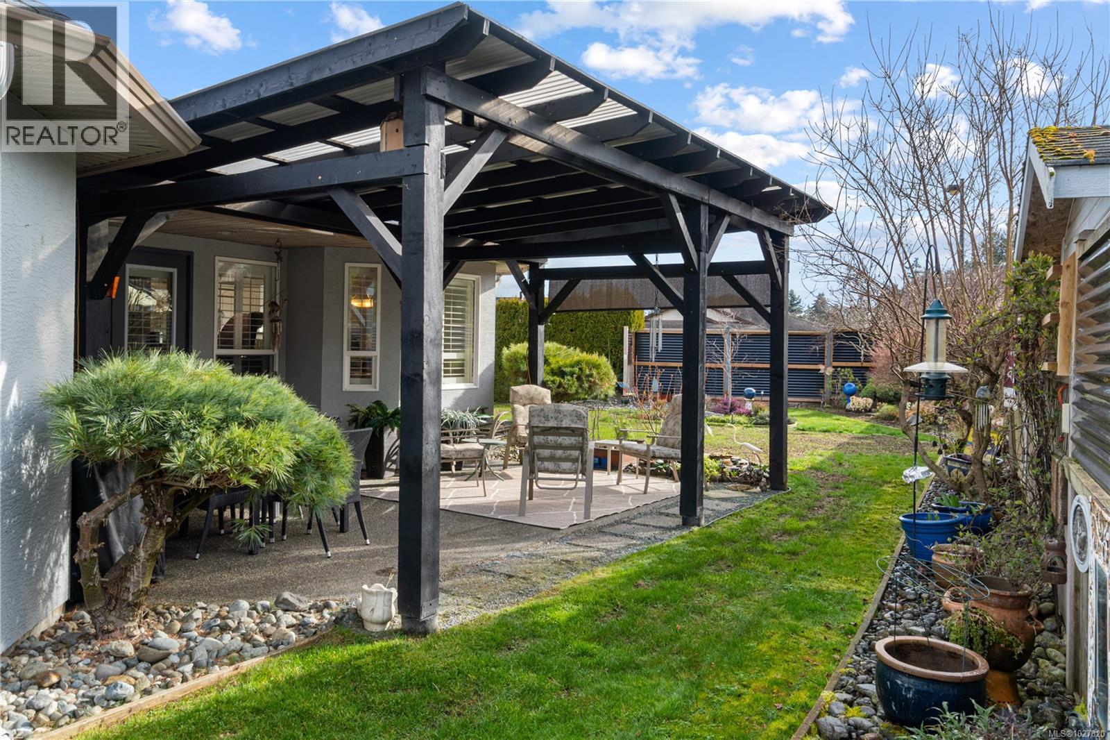 1084 Aery View Way, Parksville