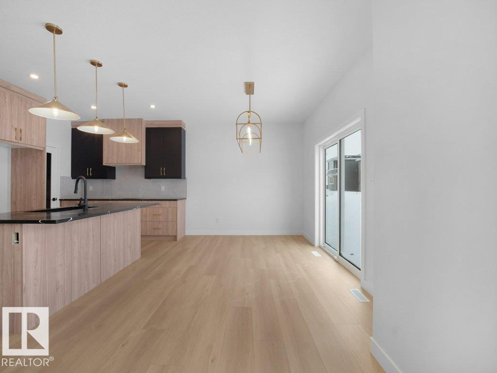 3314 Chickadee Dr NW, Edmonton