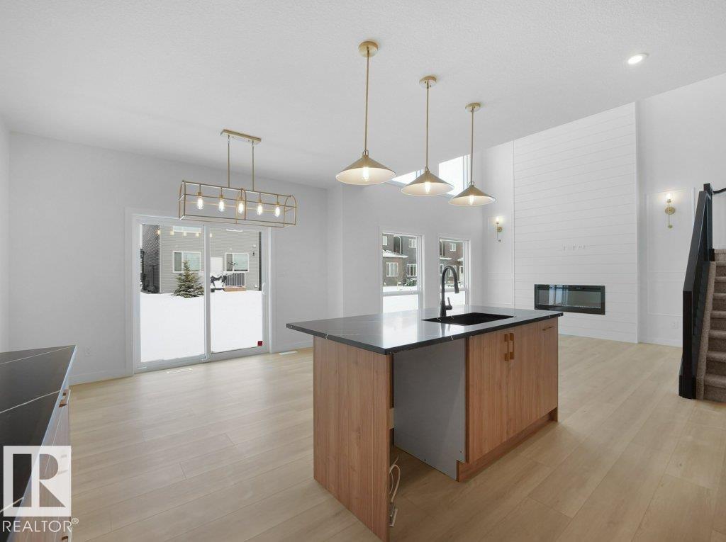 3314 Chickadee Dr NW, Edmonton