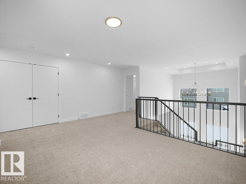 3314 Chickadee Dr NW, Edmonton