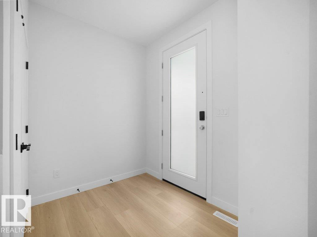 3314 Chickadee Dr NW, Edmonton