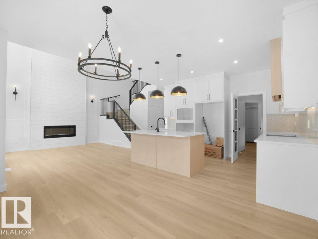 3322 CHICKADEE DR NW, Edmonton