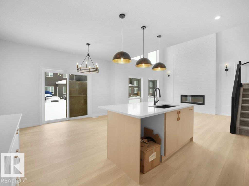 3322 CHICKADEE DR NW, Edmonton