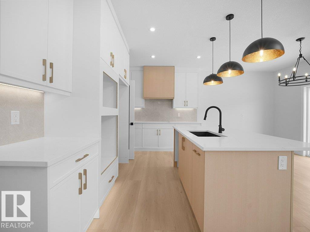 3322 CHICKADEE DR NW, Edmonton