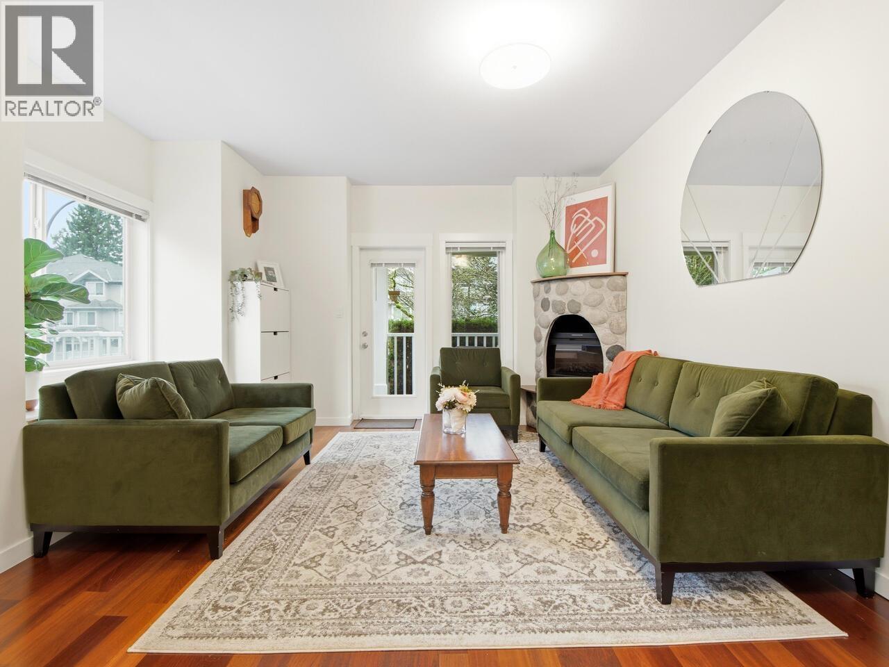 1 7136 18TH AVENUE, Burnaby