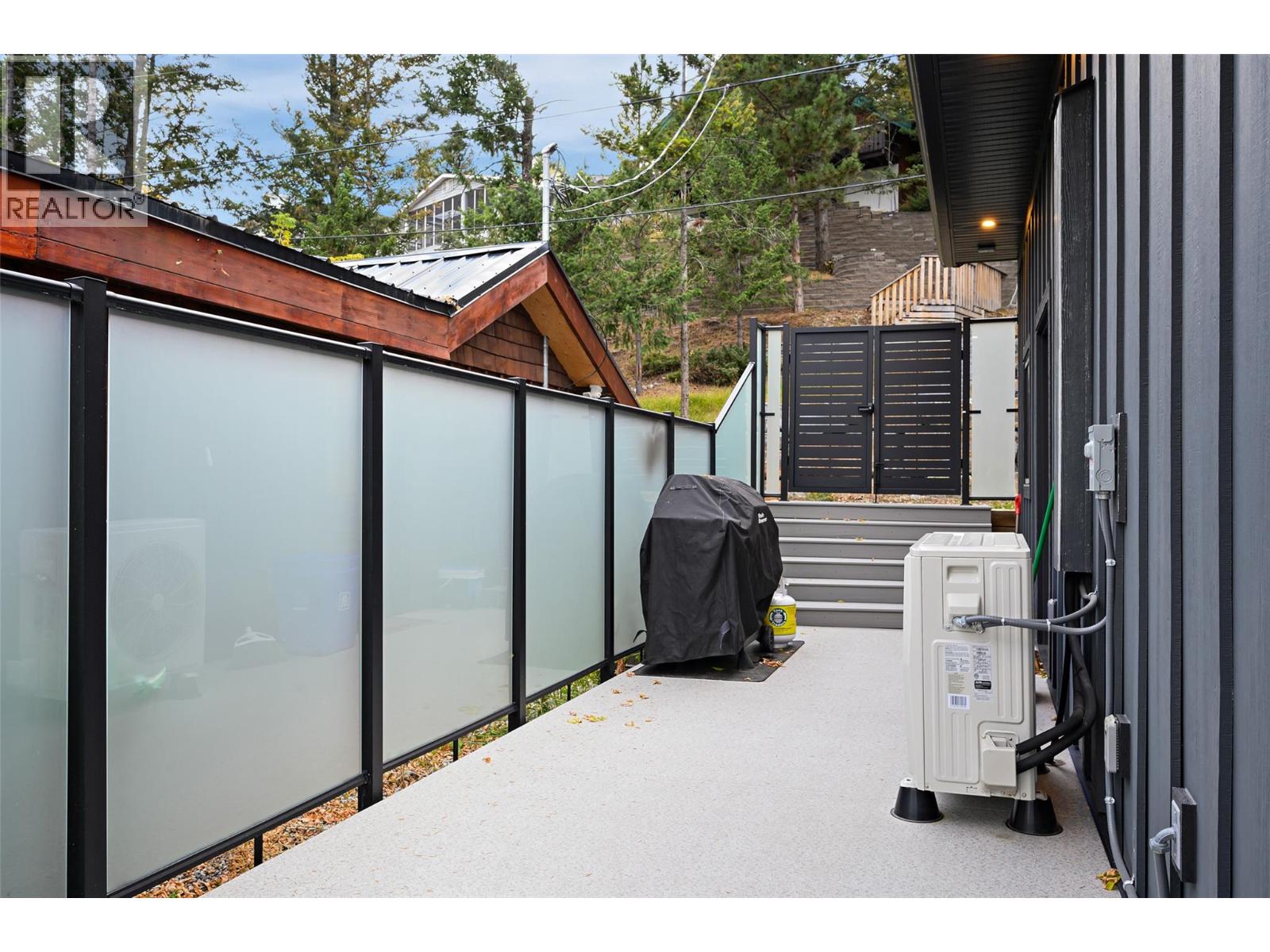 1614 LOWER LAKEVIEW LANE - 23