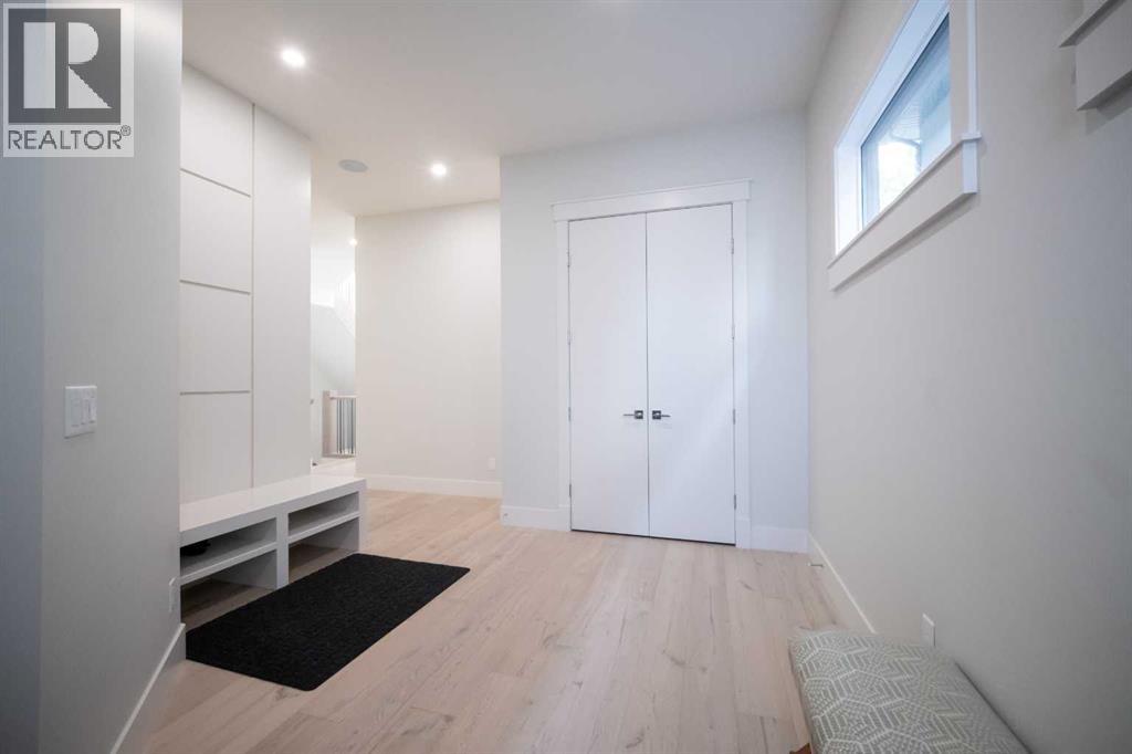 Single Family House for Sale in   Avenue NE Winston Heights/Mountview Calgary 