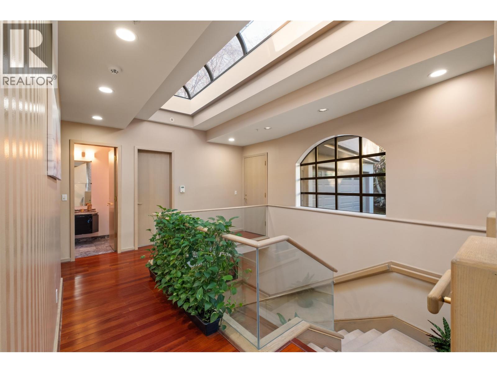 2490 WESTHILL COURT, West Vancouver