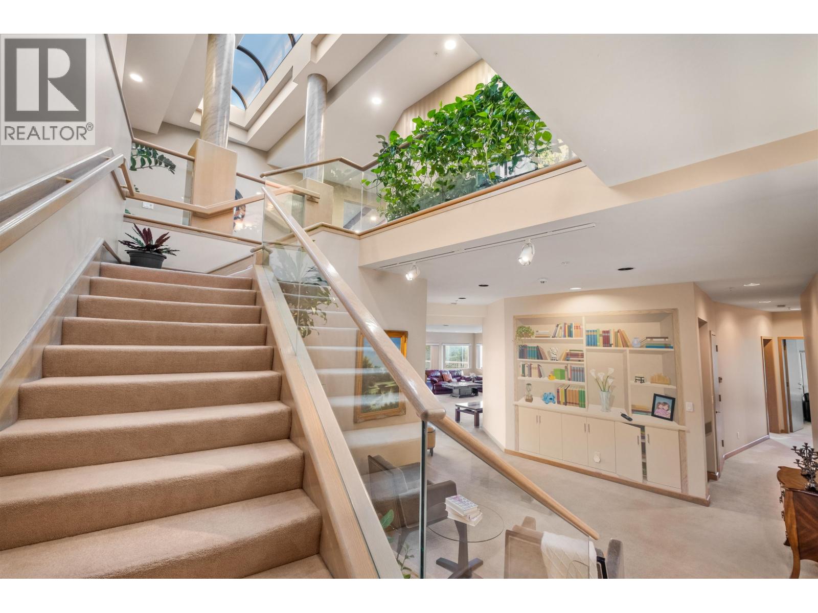 2490 WESTHILL COURT, West Vancouver