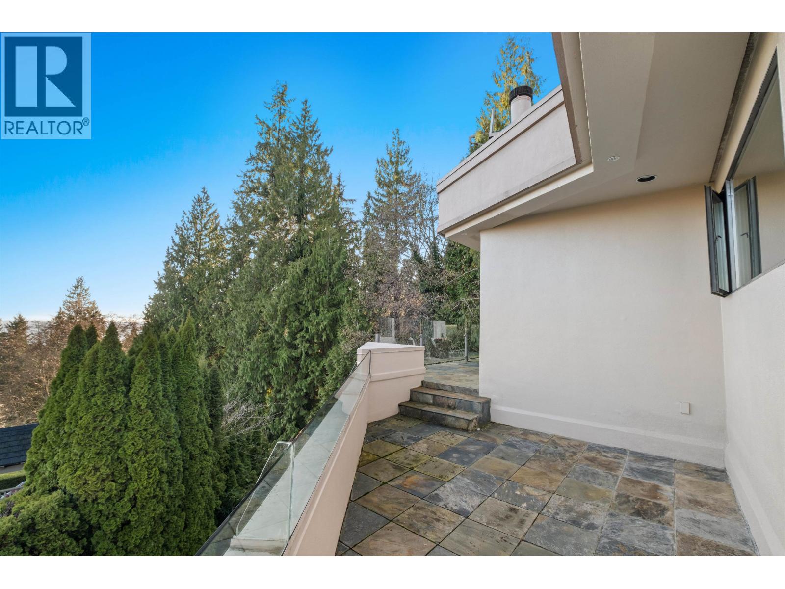 2490 WESTHILL COURT, West Vancouver