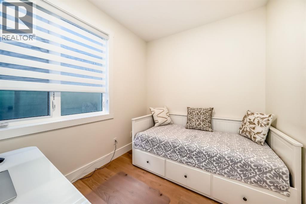 Single Family House for Sale in  ROCK LAKE View NW Rocky Ridge Calgary 